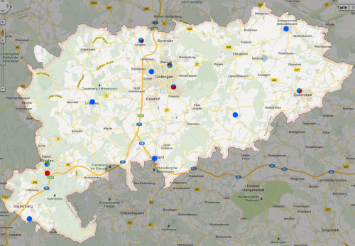 Wachen im Gebiet der ILSt Göttingen - In rot sind Notarzt-, in blau Rettungswagen-, in türkis MZF- und in grün KTW-Standorte markiert